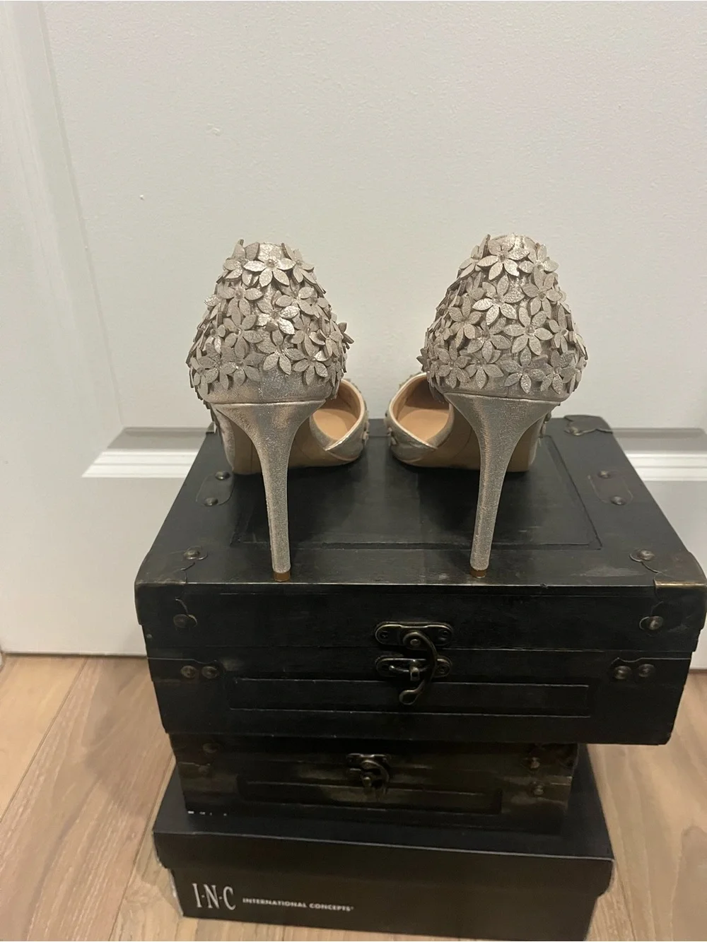 INC International Concepts Metallic Floral Appliqué Pointed Toe Pump - Gold